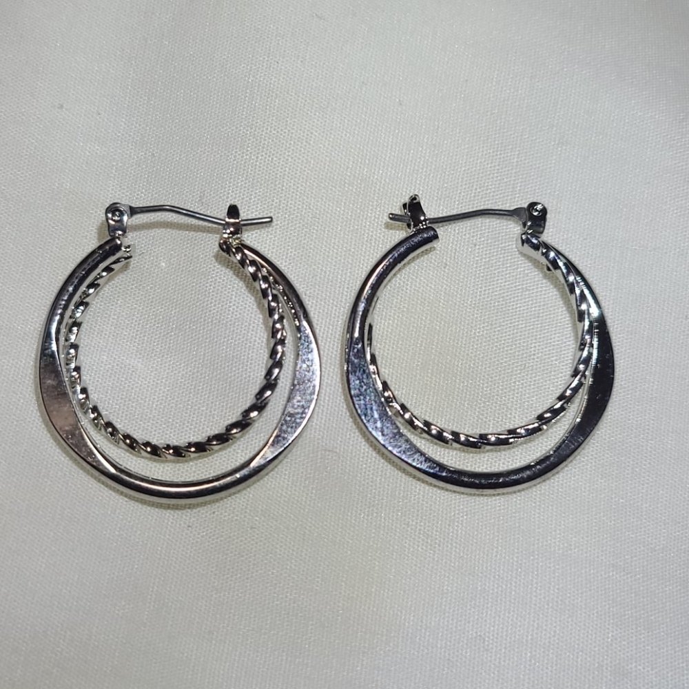 Double hoop earing. Sterling